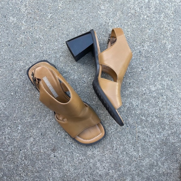 Vintage 90's block heel leather sandals - Picture 3 of 10